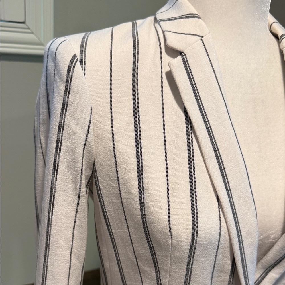 NWOT Calvin Klein White and Charcoal Striped Blazer - Picture 2 of 10